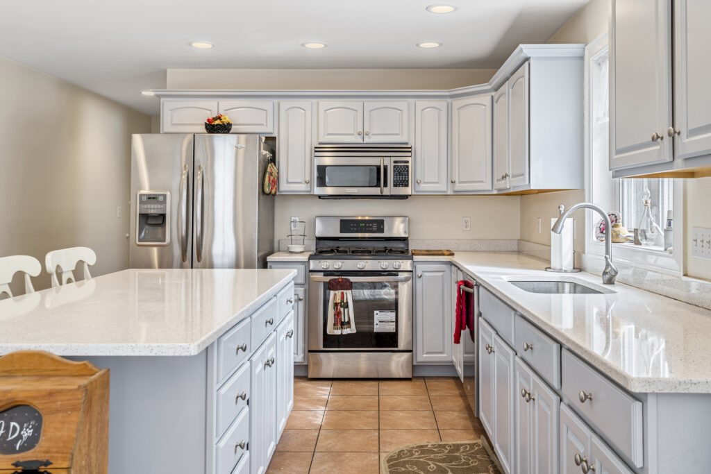 20 Ordway Lane, Kingston, NH