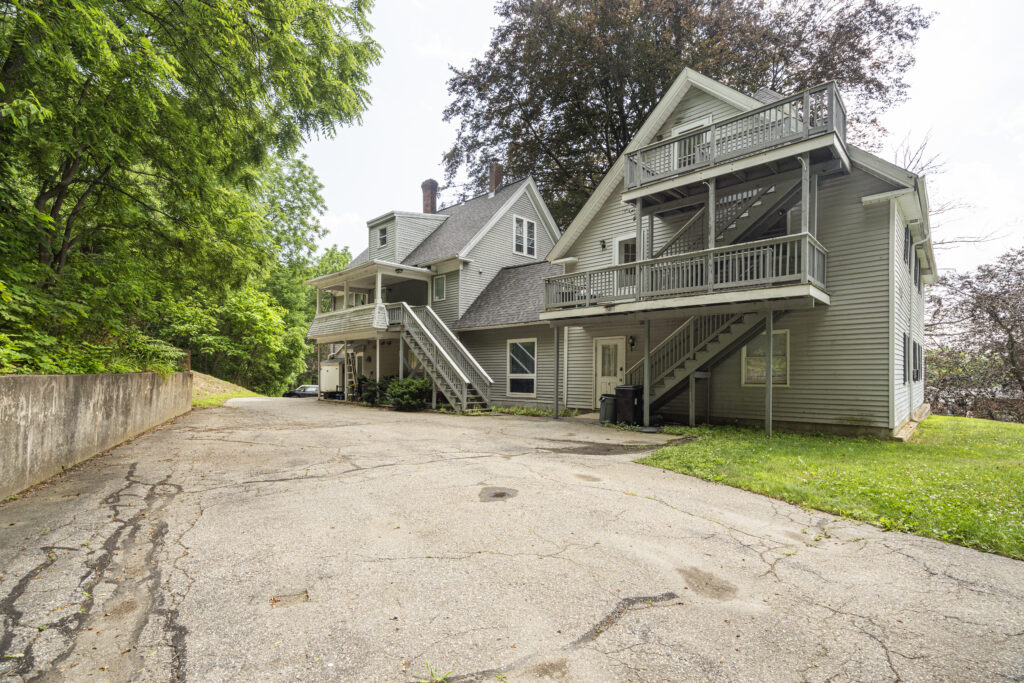 34_Floral_Ave_unit_5_Dover_NH_01