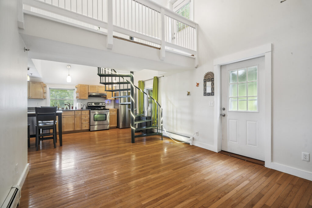 34_Floral_Ave_unit_5_Dover_NH_05