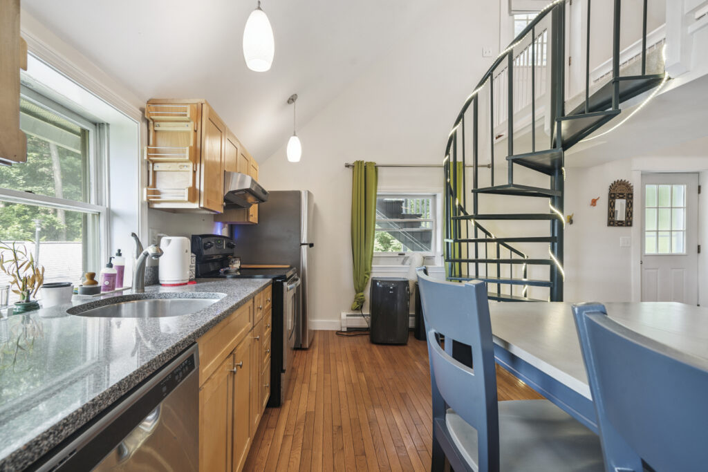 34_Floral_Ave_unit_5_Dover_NH_06