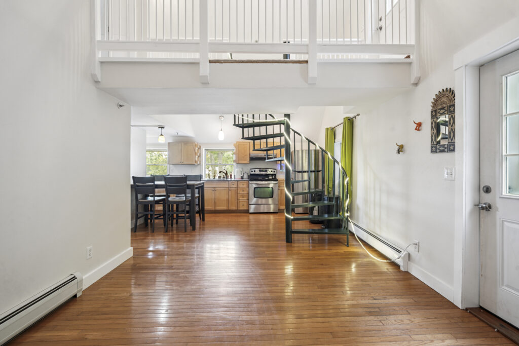 34_Floral_Ave_unit_5_Dover_NH_09