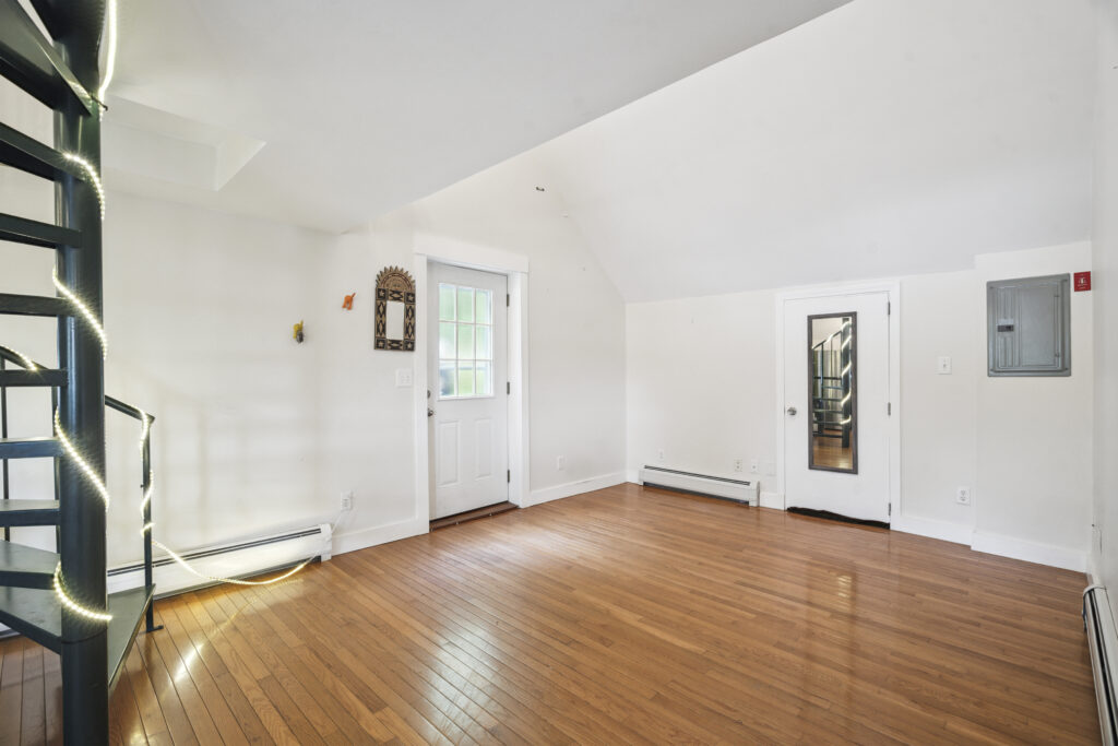 34_Floral_Ave_unit_5_Dover_NH_13