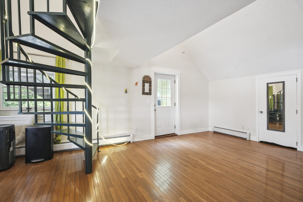 34_Floral_Ave_unit_5_Dover_NH_14