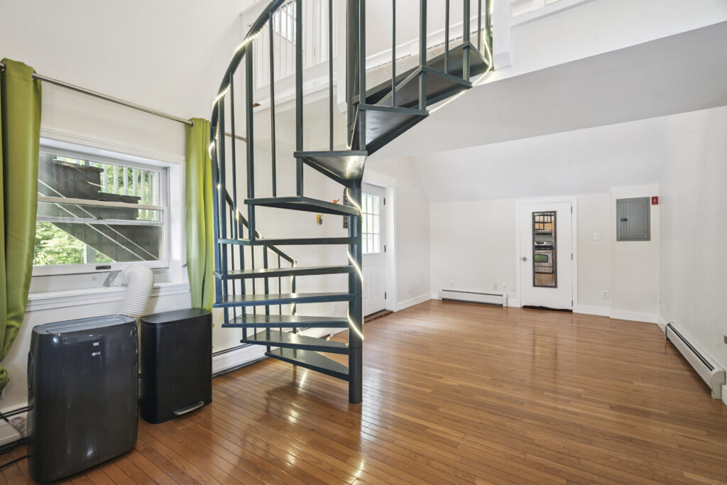 34_Floral_Ave_unit_5_Dover_NH_15