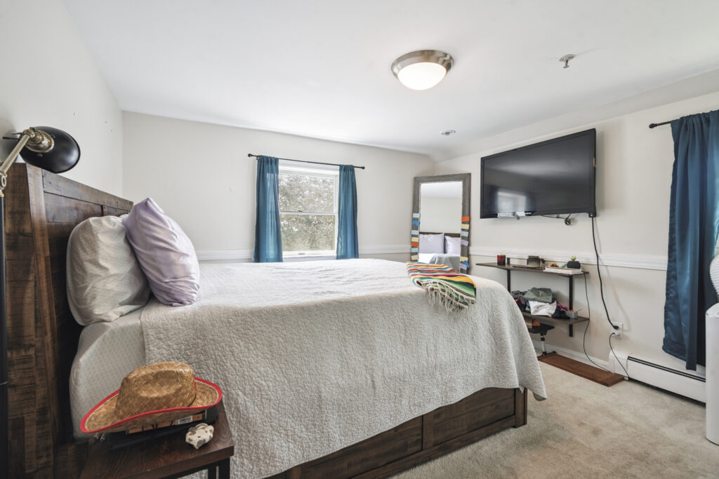 34_Floral_Ave_unit_5_Dover_NH_17