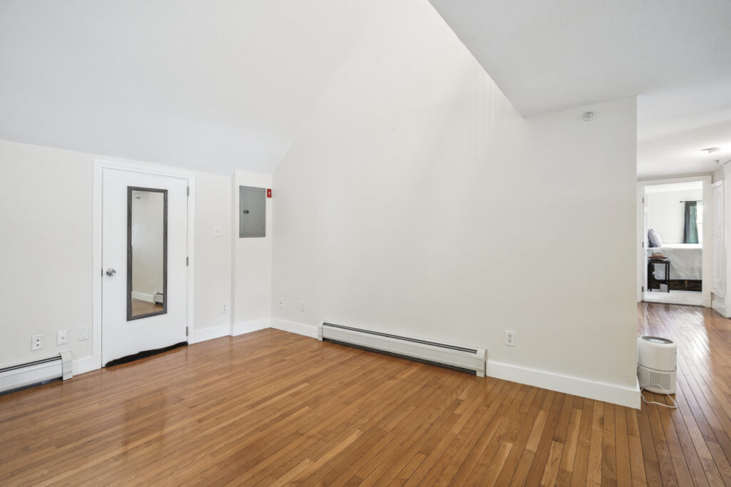 34_Floral_Ave_unit_5_Dover_NH_19