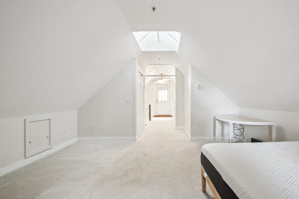 34_Floral_Ave_unit_5_Dover_NH_21