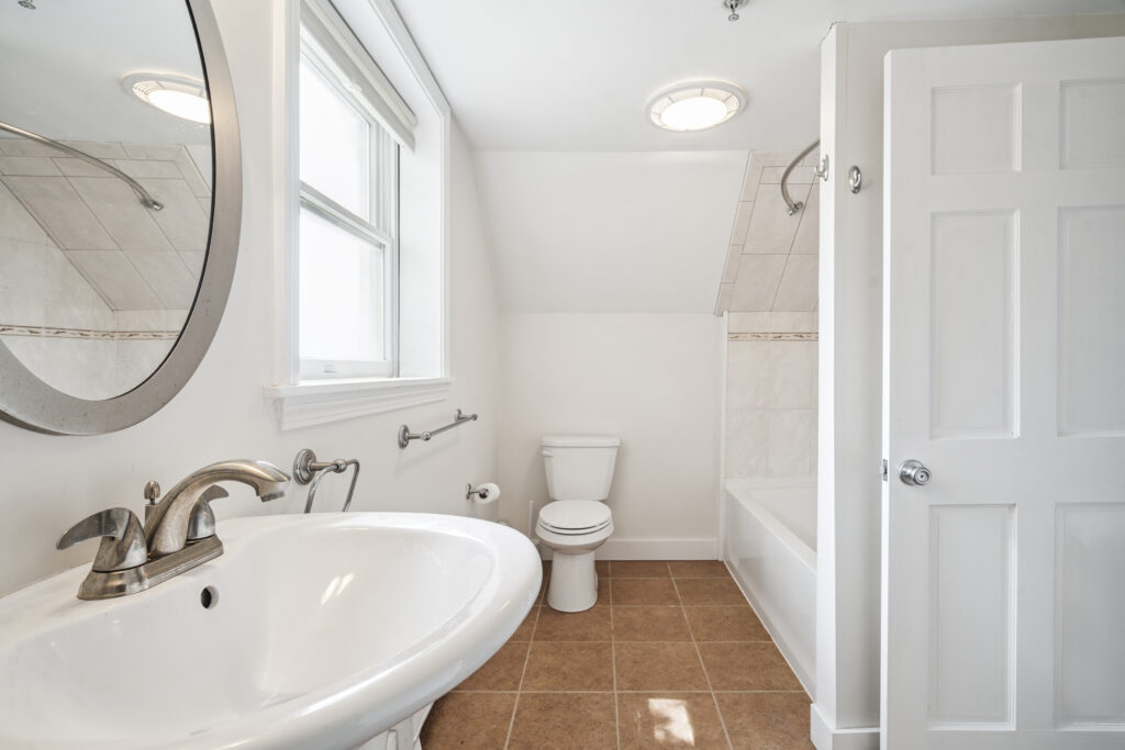 34_Floral_Ave_unit_5_Dover_NH_23