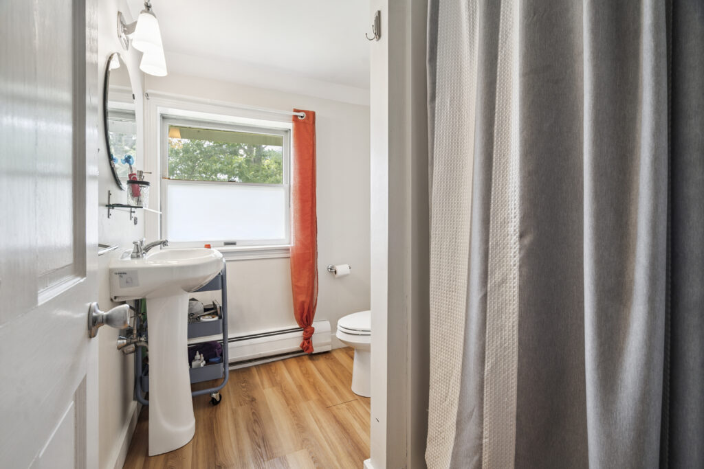 34_Floral_Ave_unit_5_Dover_NH_25