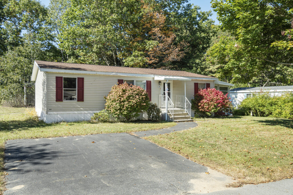 30 Cherokee Way Rochester NH 03867 02