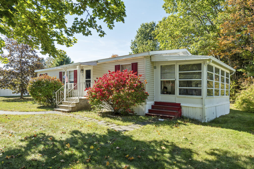 30 Cherokee Way Rochester NH 03867 03