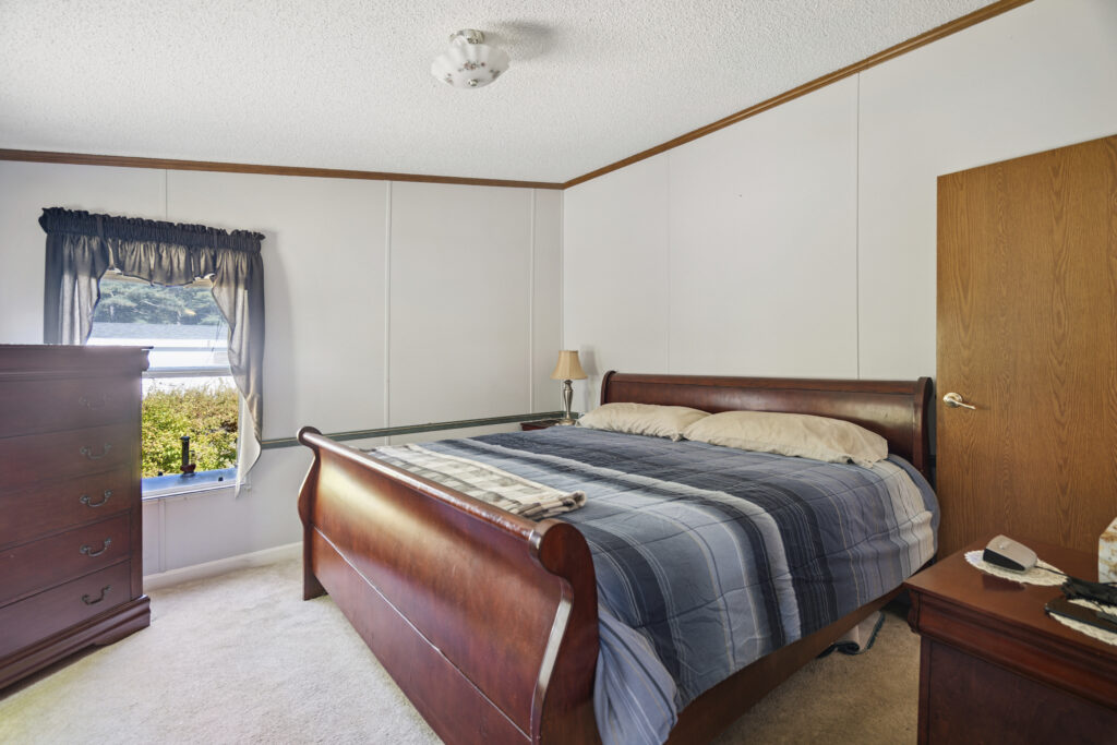 30 Cherokee Way Rochester NH 03867 10