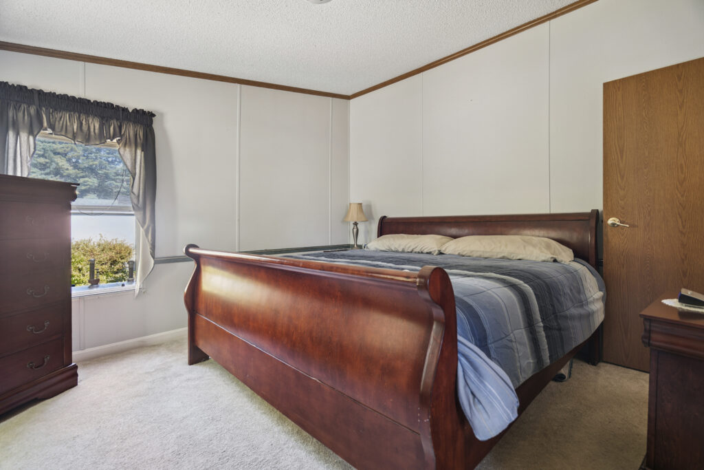 30 Cherokee Way Rochester NH 03867 11