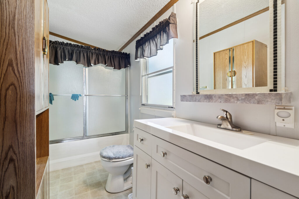 30 Cherokee Way Rochester NH 03867 14