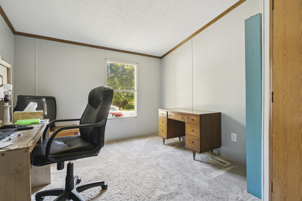 30 Cherokee Way Rochester NH 03867 17