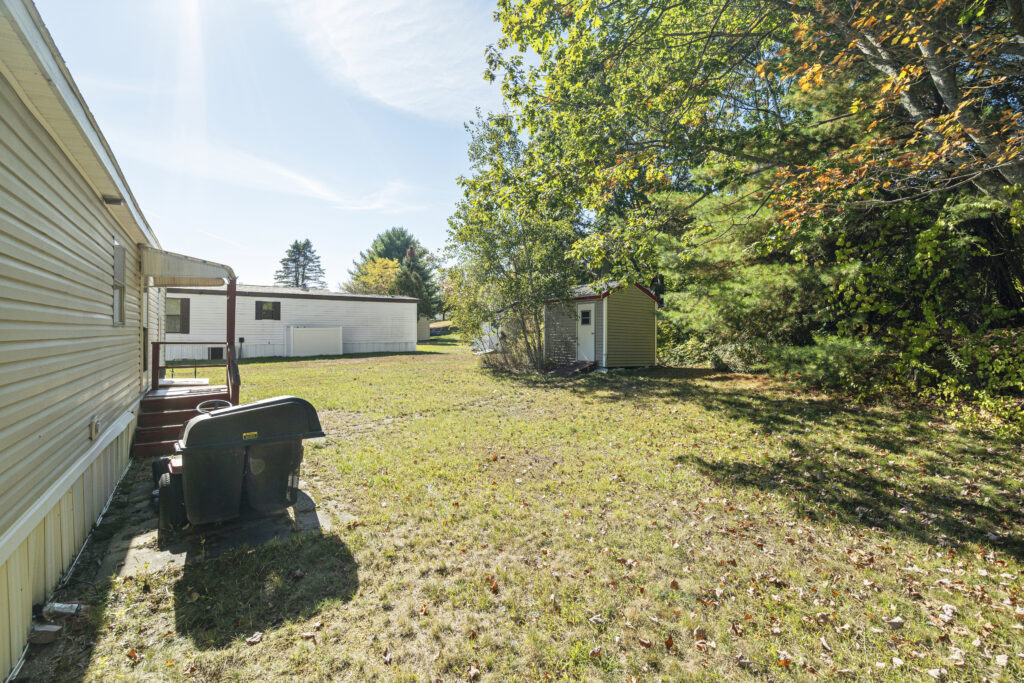 30 Cherokee Way Rochester NH 03867 19