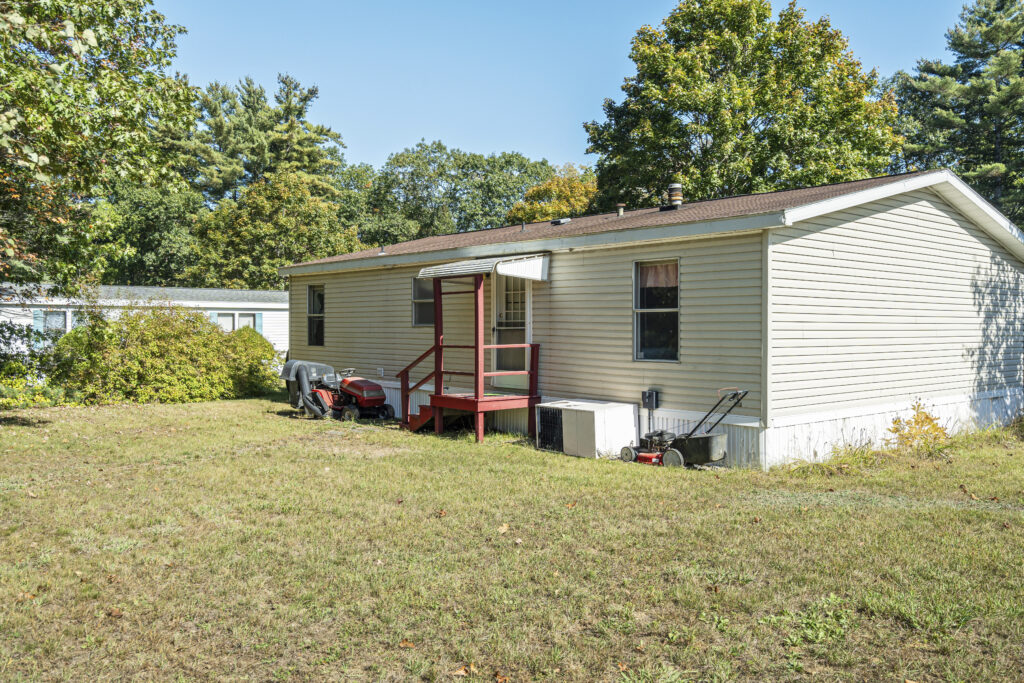 30 Cherokee Way Rochester NH 03867 20