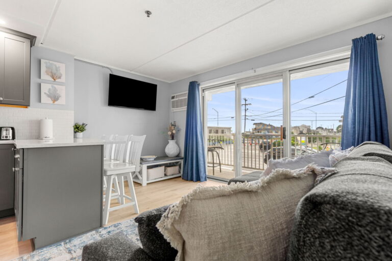 933 Ocean Boulevard, Hampton, NH 03842