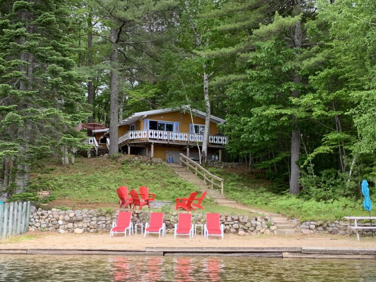 726 Pequawket Dr. Conway, NH 03818